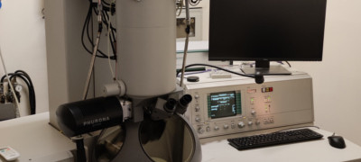 Microscopio Elettronico a Trasmissione Philips CM100